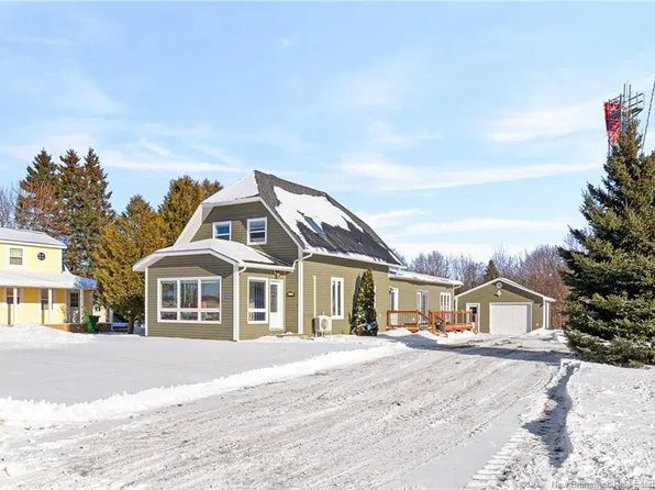 52 Acadie, Richibucto, NB E4W 3V7