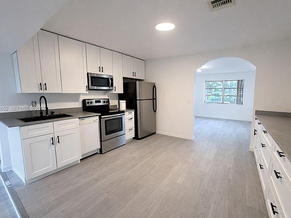 4th image of 2609 NW 54th St