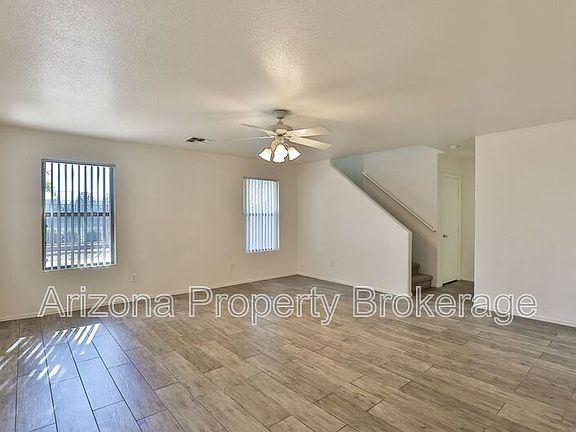 4th image of 1171 E Lowell Ave