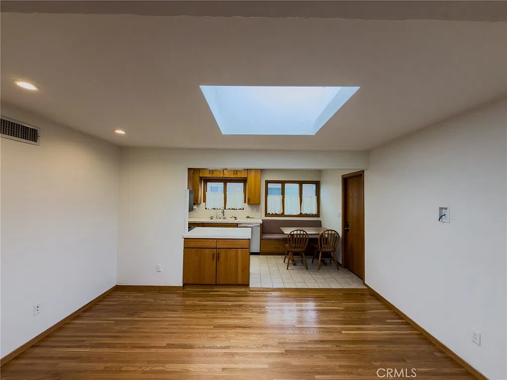 3 bed, 1470 sqft, $4,500 — Photo 2
