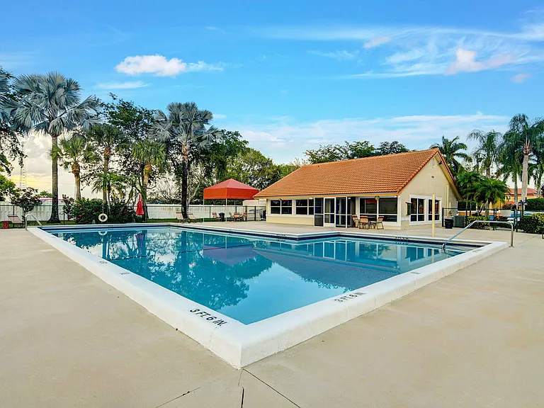 8108 Summer Shores Dr — Photo 33