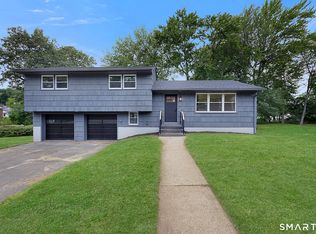37 Skyview Lane, Waterbury, CT 06708