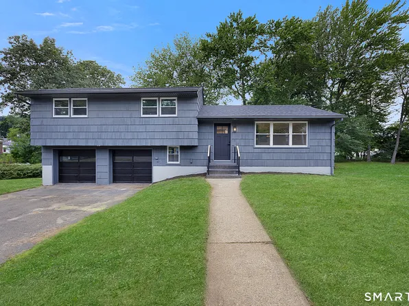 37 Skyview Lane, Waterbury, CT 06708