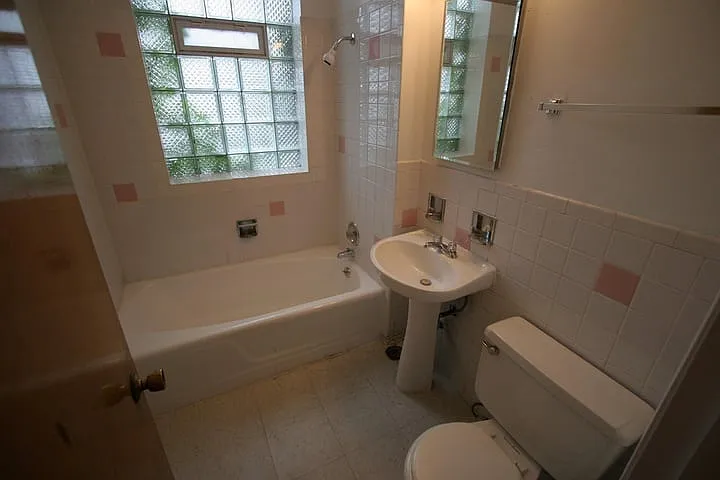 Harper Court — Photo 46