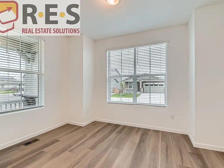 4858 Astor Pl — Photo 13