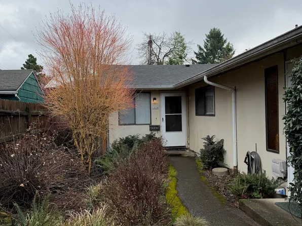4426-4428 SE Yamhill St, Portland, OR 97215