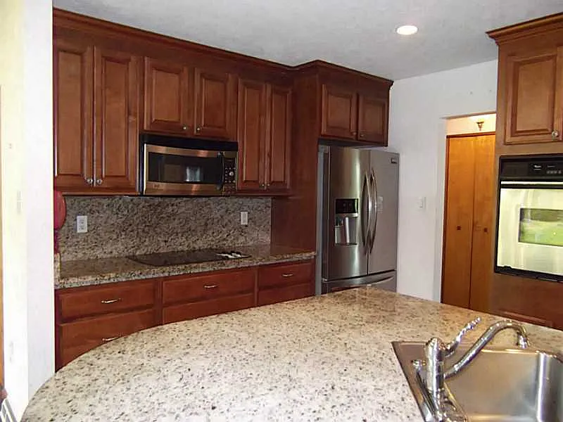 2412 Willowbrook Rd photo 1