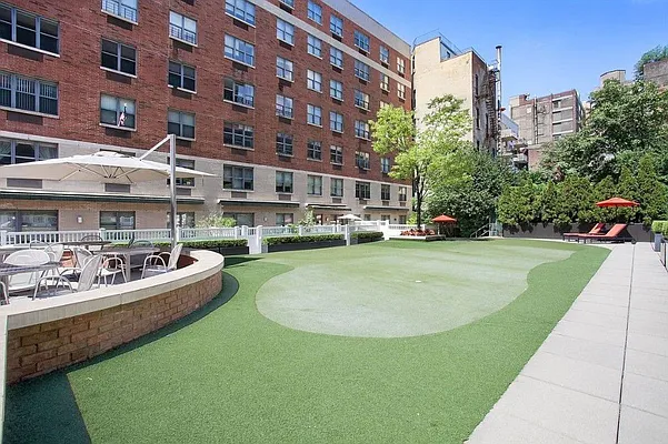 Sold by Jade Stone Real Estate Consulting | media 7
