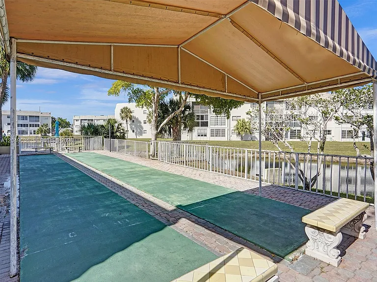 8135 Sunrise Lakes Blvd #210 — Photo 41