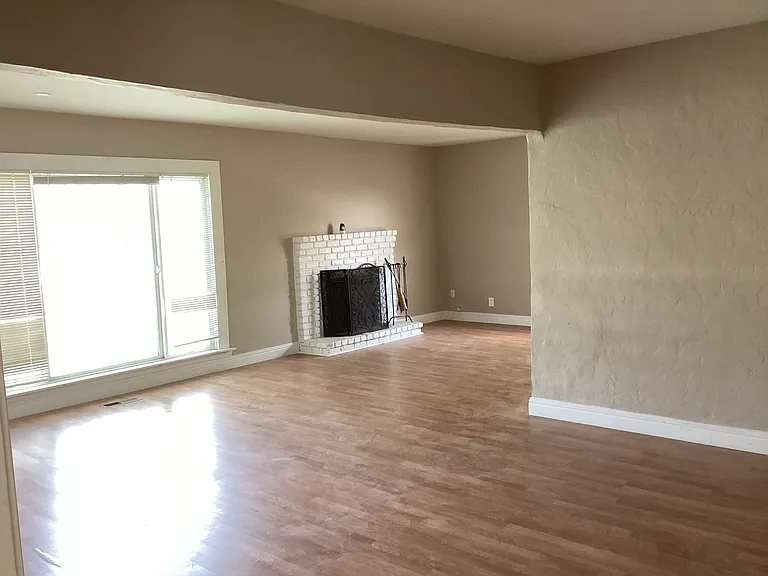 22111 W Stone Rd — Photo 9