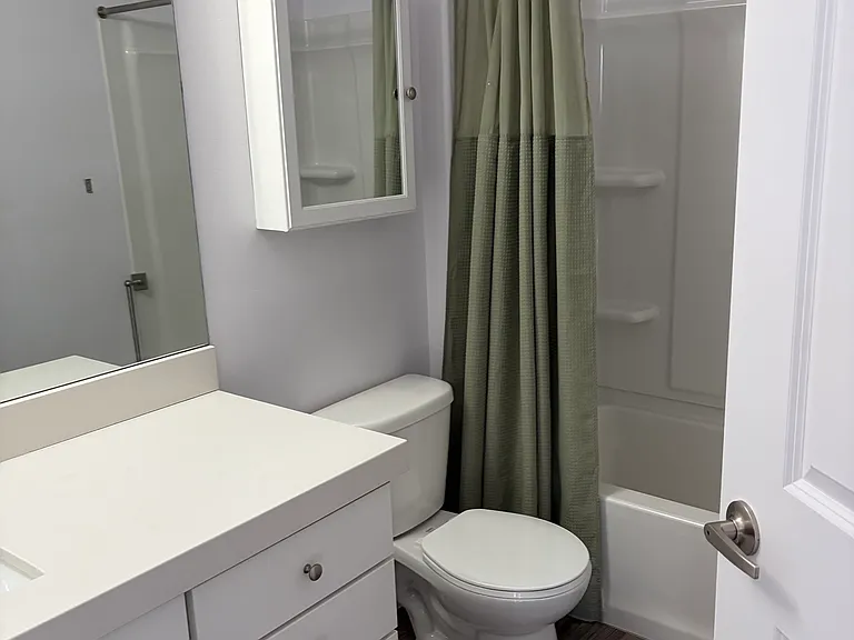 1766 W Dalmeny Way S — Photo 2