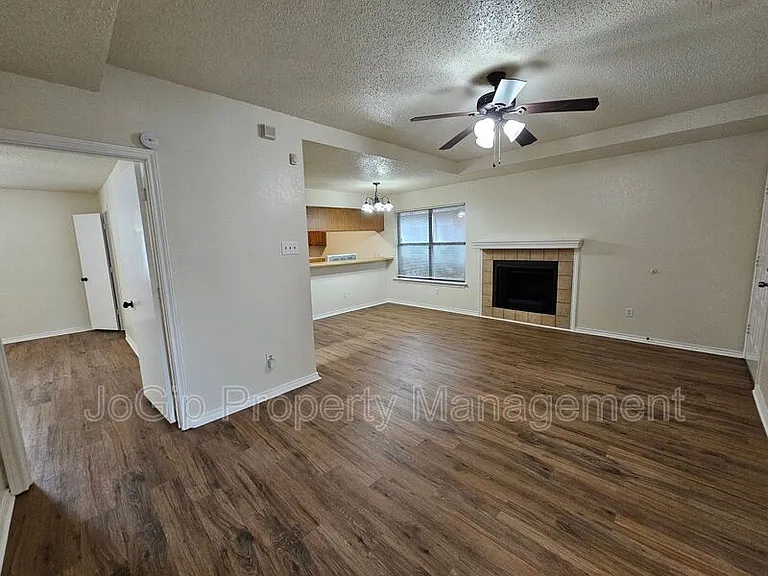 311 Bryant Ln — Photo 4