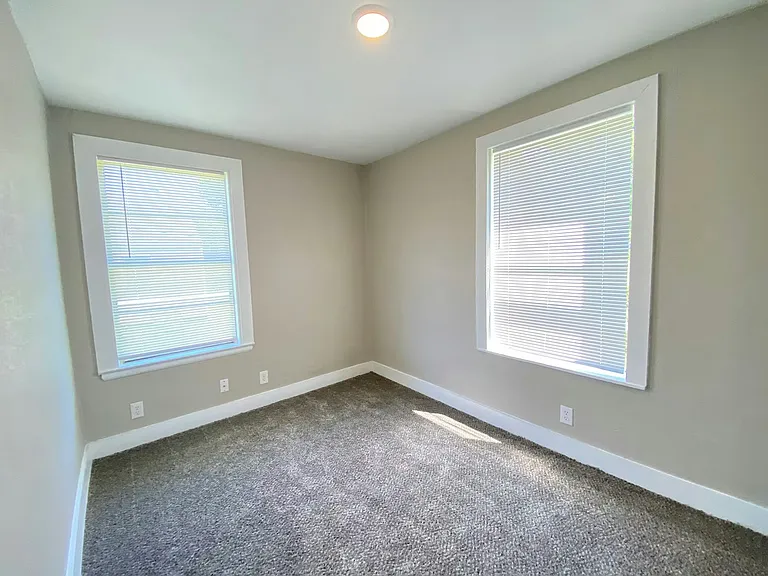 806 Jane Dr — Photo 8