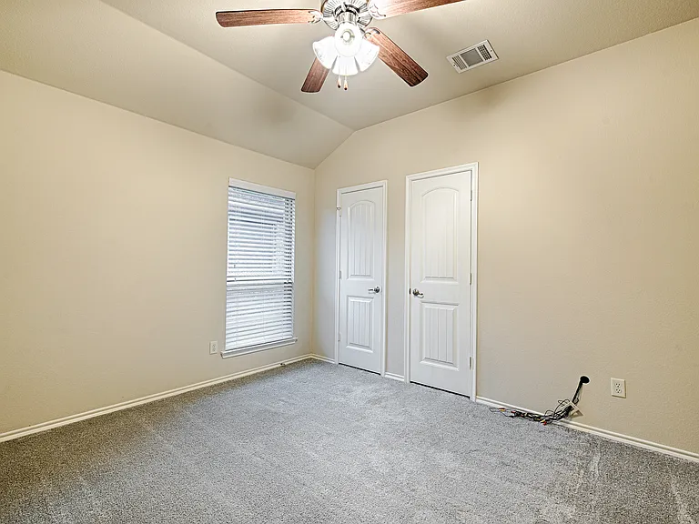 2805 Leslie Ln — Photo 6