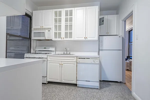 Rented by Metropolitan Equities | media 4