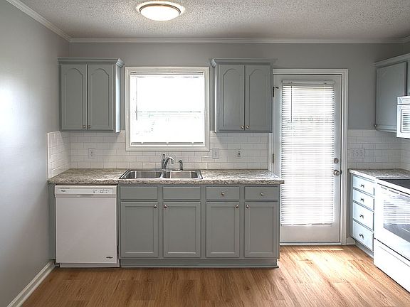 Sunny and Fresh Kitchen