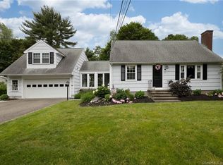 14 Ascolese Rd, Trumbull, CT 06611