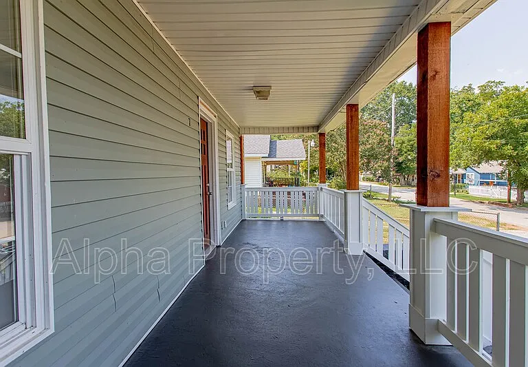 7 Highlawn Ave — Photo 4