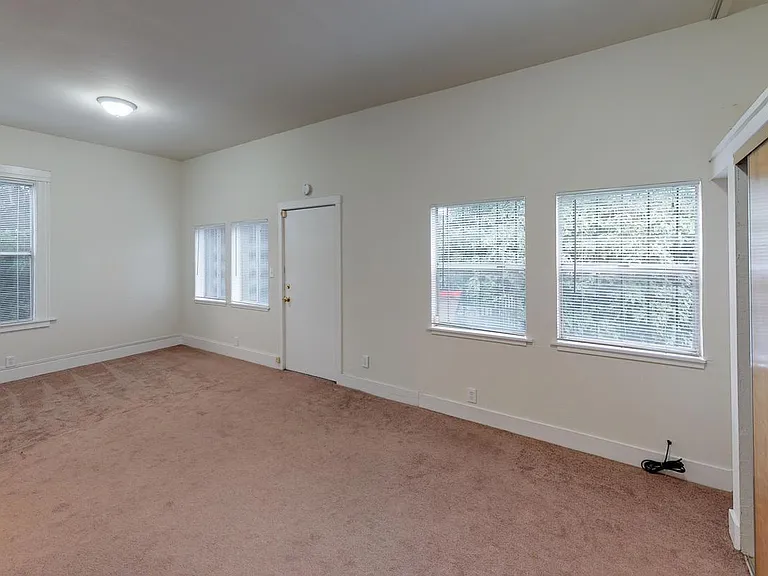 1023 Magnolia St — Photo 10