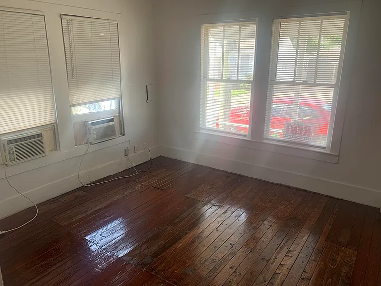 207 Jackson St — Photo 5