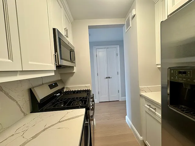 155 W 68th St #1810 — Photo 9