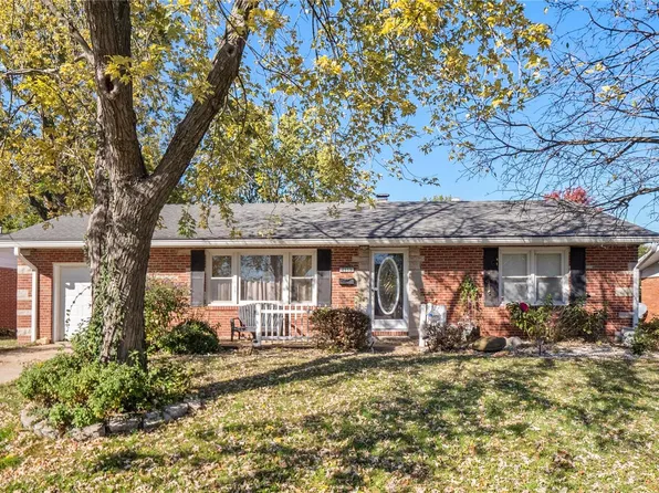 4119 S Park Dr, Belleville, IL 62226