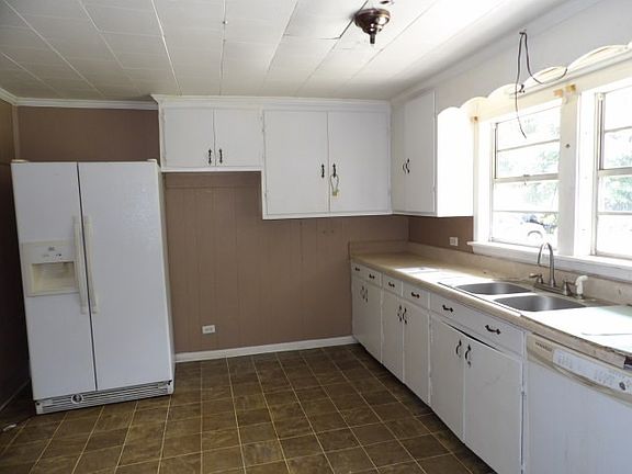 2nd image of 627 Rankin St