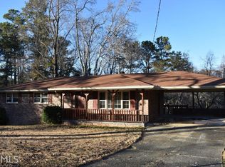 2488 Creekview Dr SW, Marietta, GA 30008