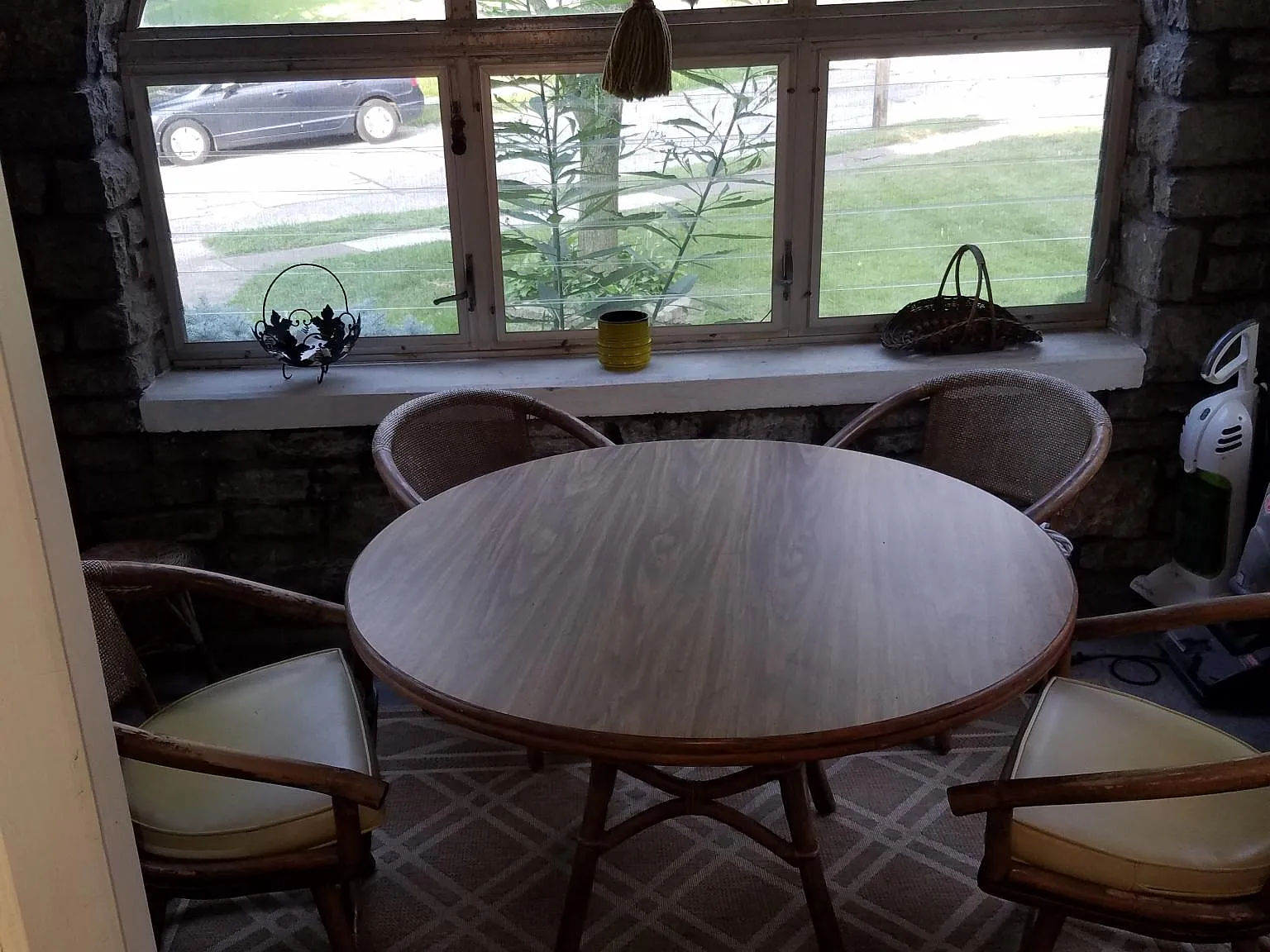 4 bed, 2069 sqft, $3,200 — Photo 3