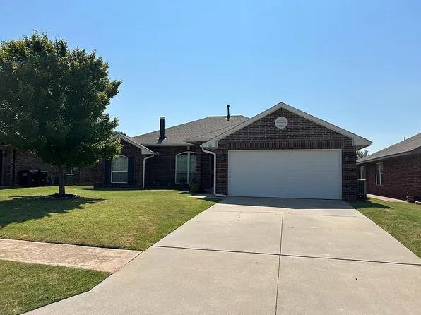 4204 Manhattan Dr, Moore, OK 73160