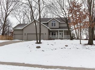 6260 Oakwood Hills Dr, Johnston, IA 50131