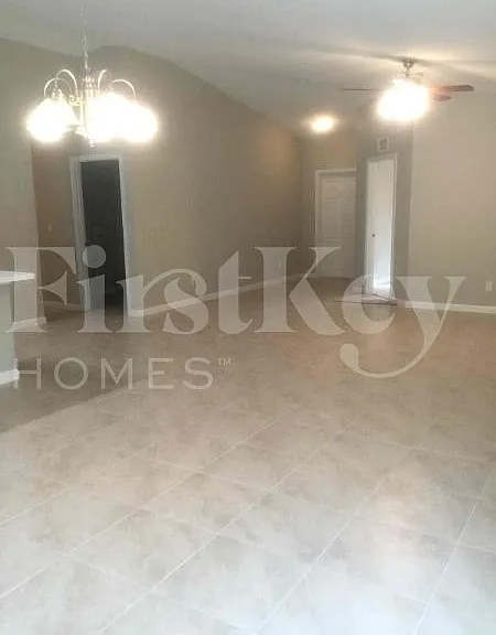991 SW Dubois Ave — Photo 19