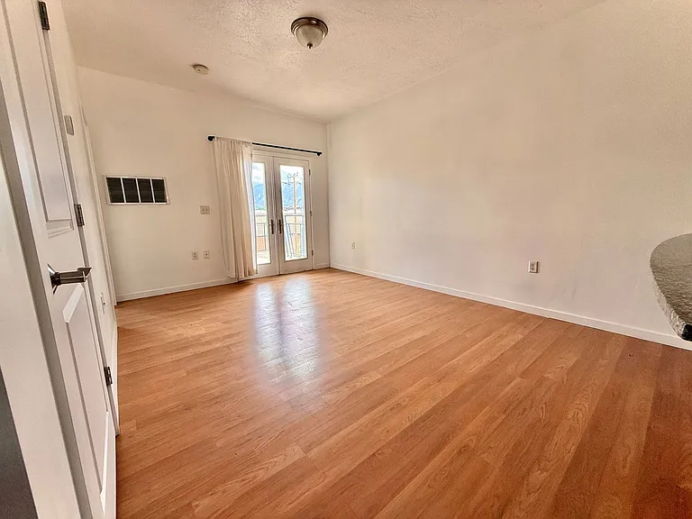 2150 S Main St #308 — Photo 6