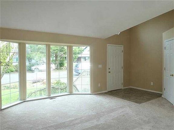 Living room photo 3