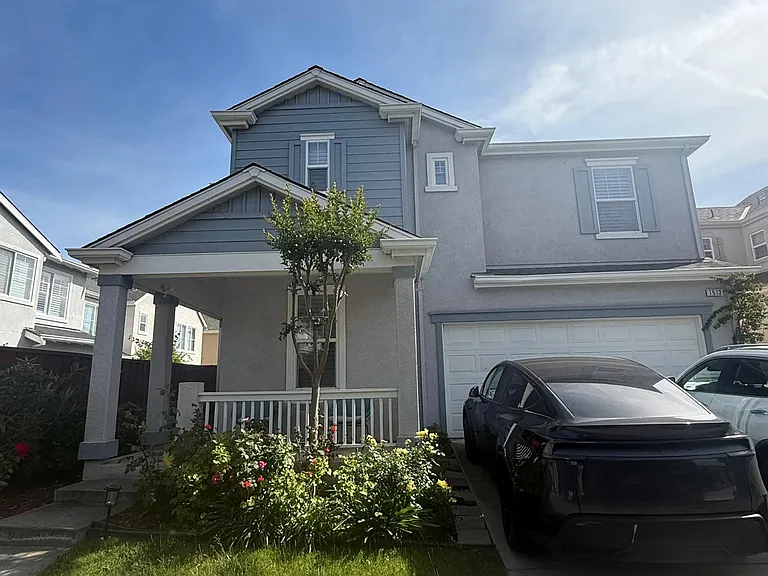 1513 Craiglee Way — Photo 2