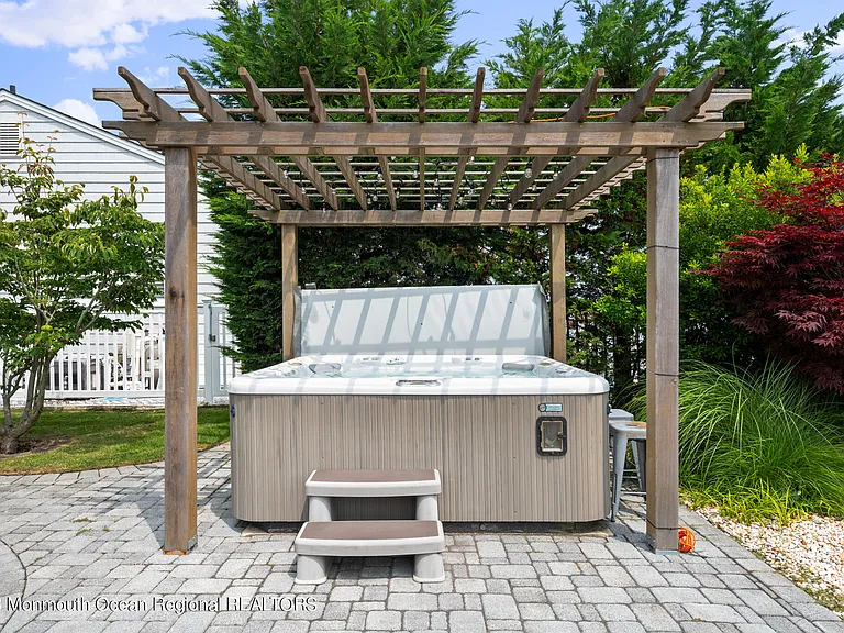 212 Helm Rd — Photo 42