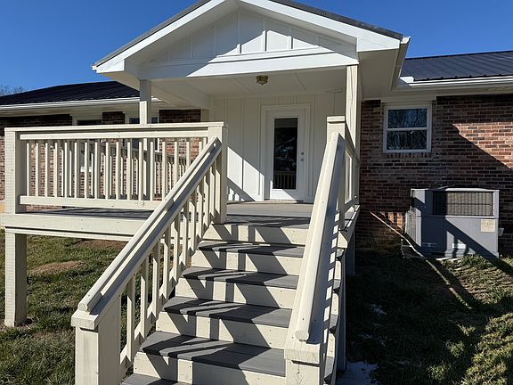 3rd image of 24 Sunrise Dr