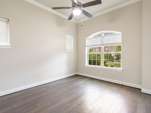 5th image of 1113 Peacock Blvd