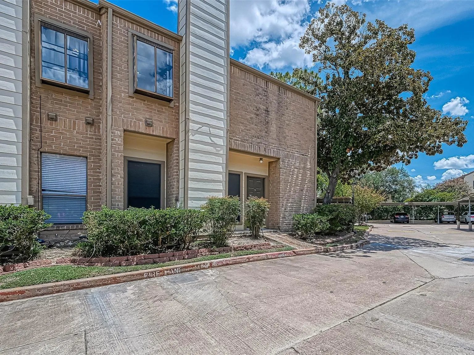 2 bed, 1.5 bath, 988 sqft, $1,400 — Photo 3