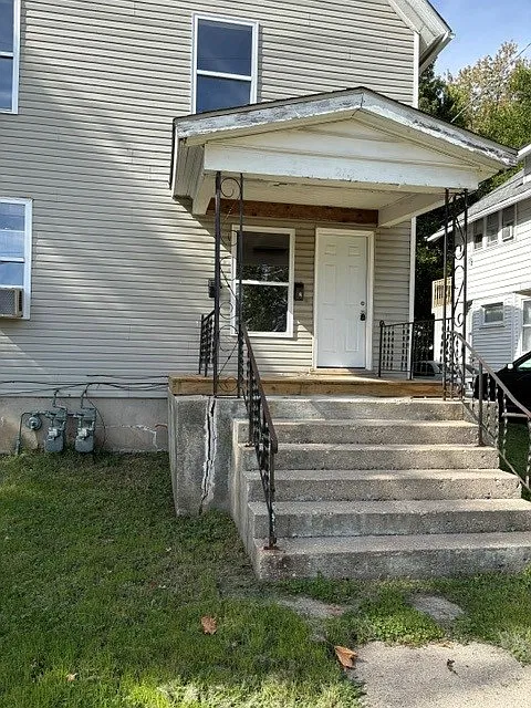 3 bed, 1040 sqft, $1,400 — Photo 3