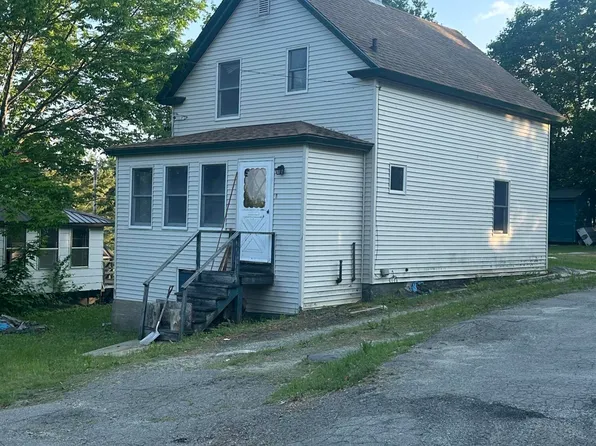 8 Lincoln Street, Millinocket, ME 04462