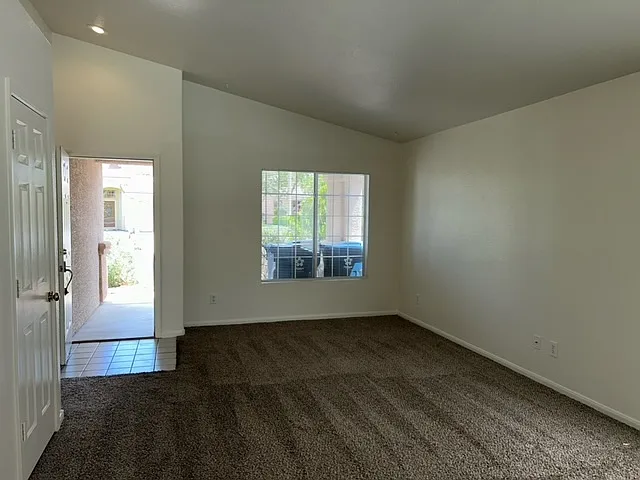 1501 Waterton Dr — Photo 2