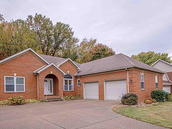 2nd image of 2853 Oak Trail Dr
