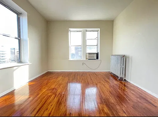 Rented by Premier Metro Realty Corp | media 4