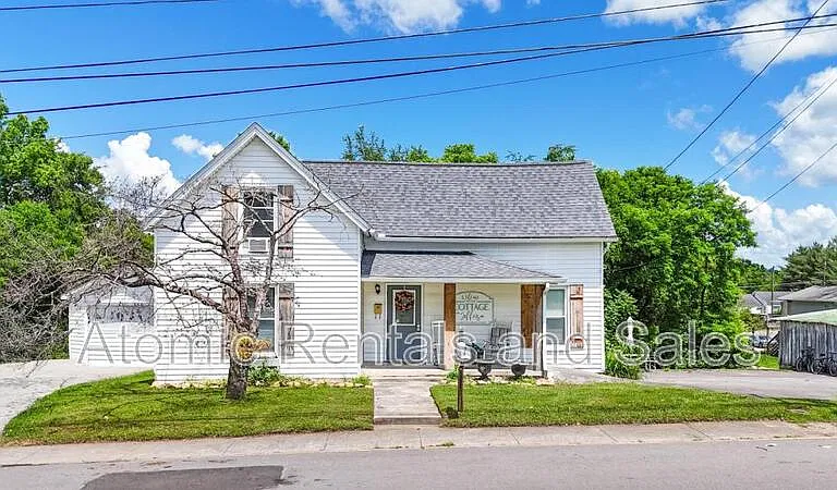 714 E Jefferson St — Photo 17