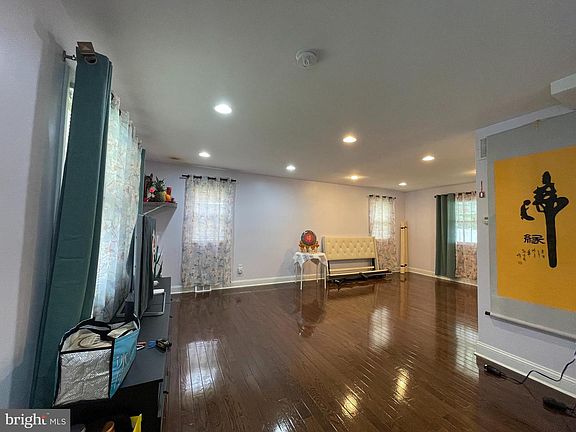 2nd image of 870 Morefield Rd