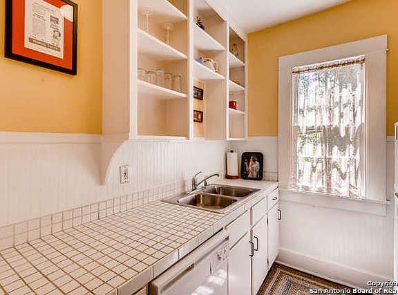 4th image of 305 Madison APT 4