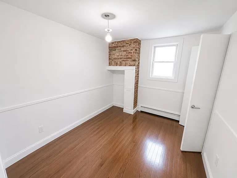 1285 Jefferson Ave #1 — Photo 9