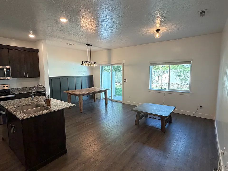 382 E 1850 N #2