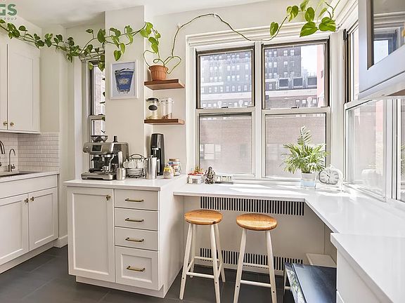 3rd image of 220 Madison Ave APT 8R